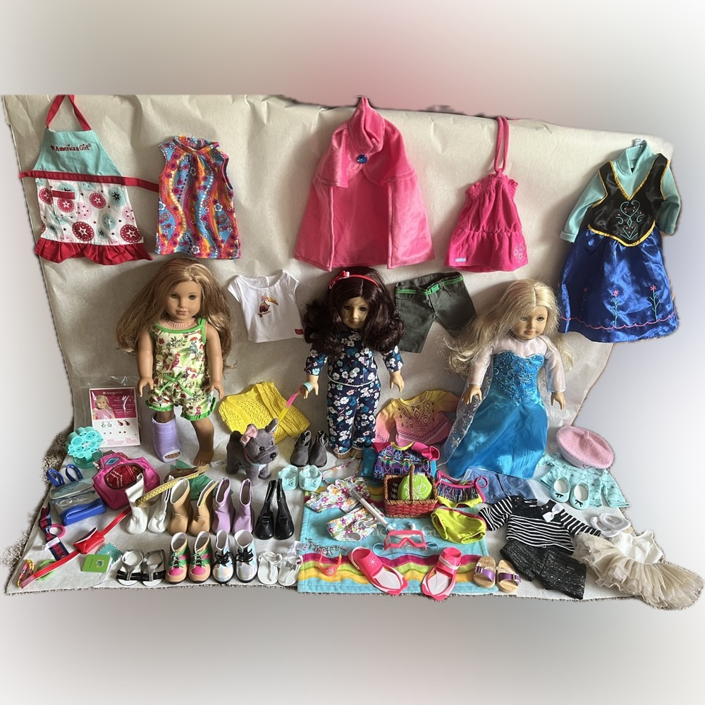 3 American Girl Dolls with accessories